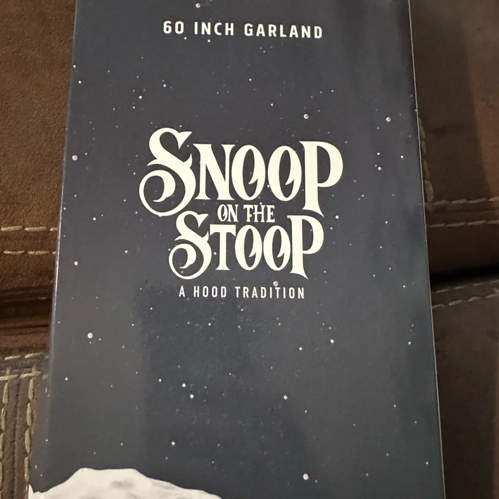 Snoop Dogg Christmas Garland